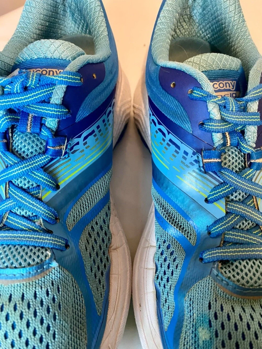 Saucony Turquoise and Teal Women's Running Shoes Size 9